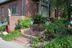 Brick-House-with-Plants-4