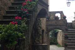 Courtyard-in-Citiva-di-Bagnoregio