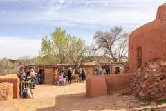 Joe Anna Arnett and Rick Wilson painting at El Rancho de las Golondrinas during the Plein Air Convention 2018